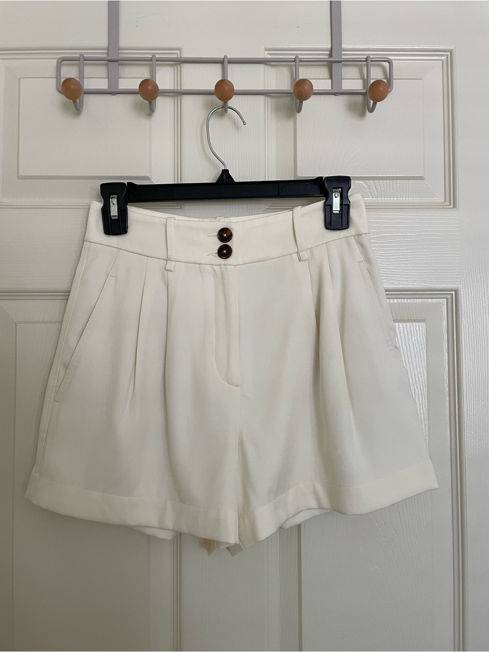 Reiss Cream Tailored Ember Shorts